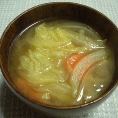 具たくさんなお味噌汁大好きです(*^▽^*)
白菜の甘みがいいですね♡
とっても美味しくいただきました。
御馳走様でした
!(^^)!